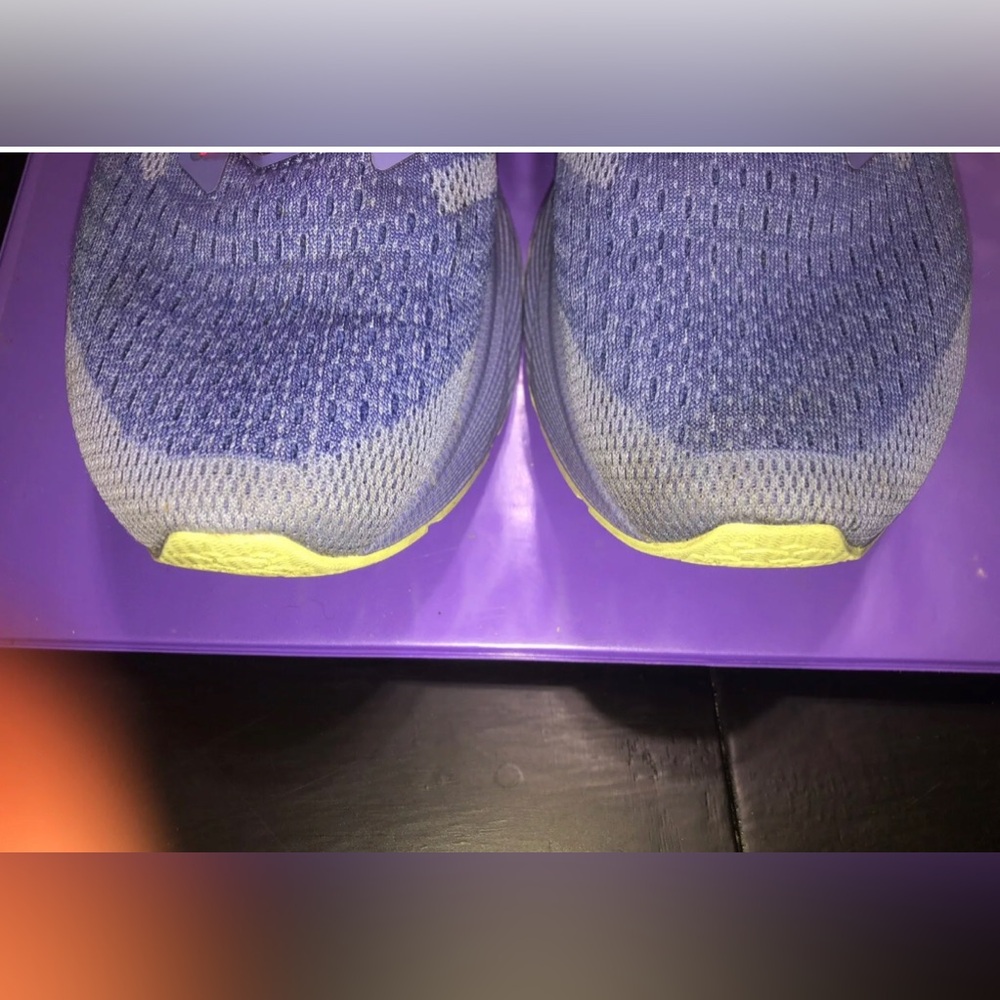 Brooks Levitate GTS 6 sneakers purple women's athletic shoes size 9.5 - Picture 2 of 9